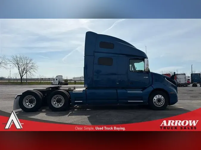 2023 VOLVO VNL760