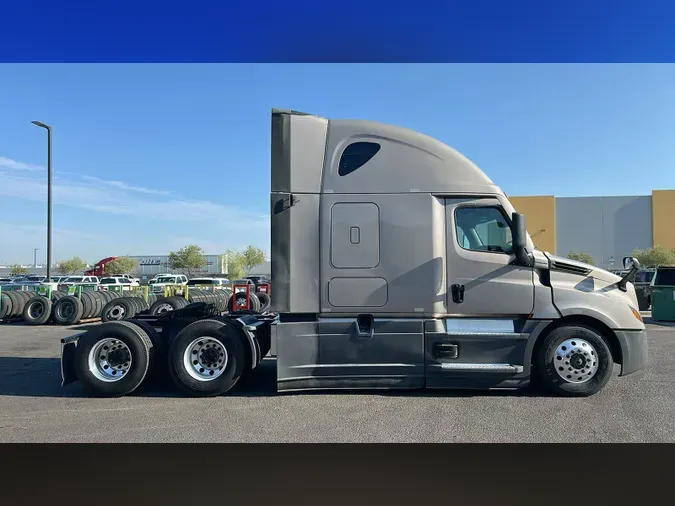 2025 Freightliner Cascadia 126b96ed59807fe5c4c326ef138f4dba530