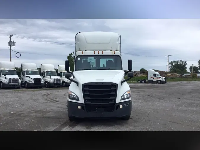 2020 Freightliner Cascadia 126