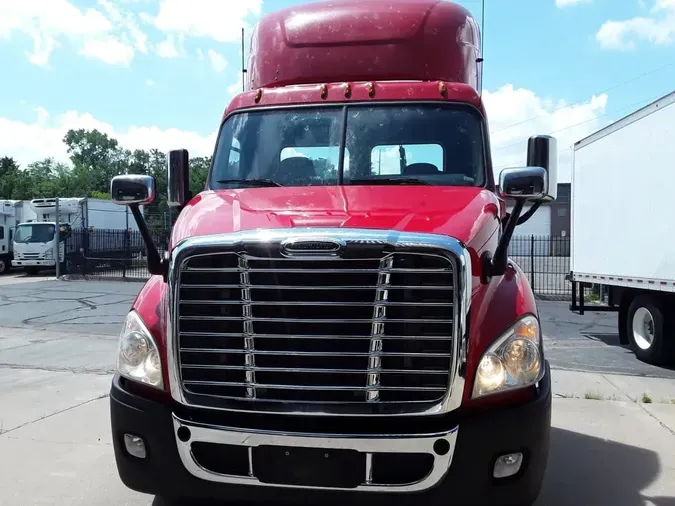 2018 FREIGHTLINER CASCADIA 113