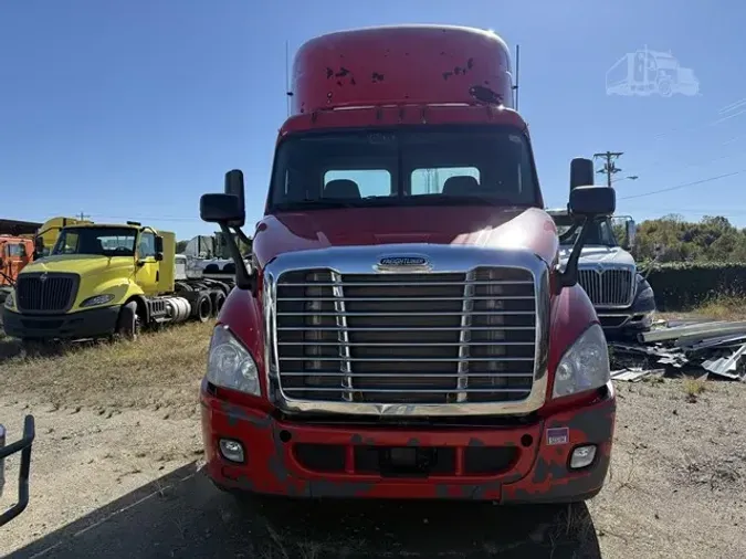 2016 FREIGHTLINER CASCADIA 113b97595a3eac2de567d418e7826f78407