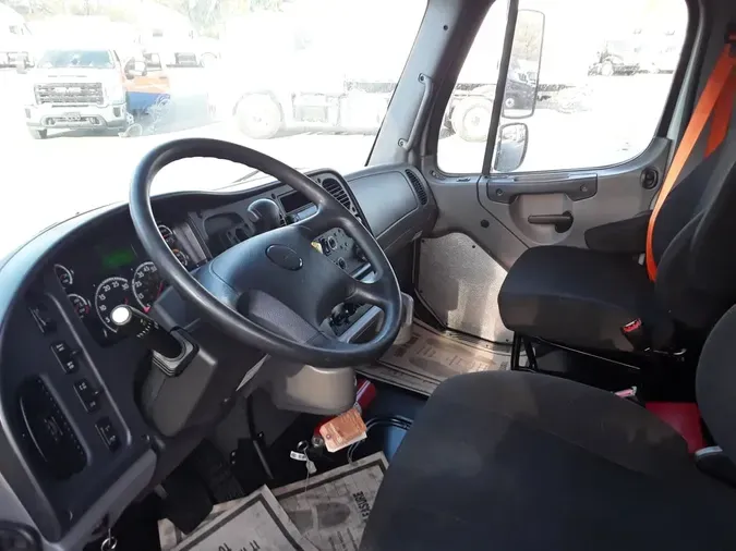 2020 FREIGHTLINER/MERCEDES M2 106