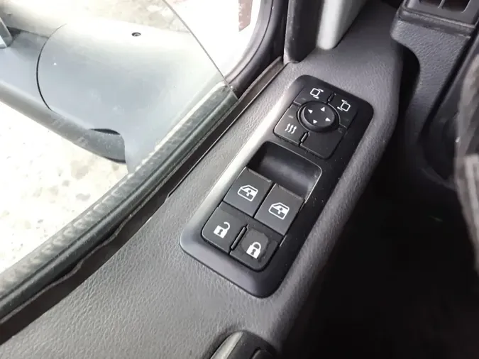 2019 NAVISTAR INTERNATIONAL LT625 DAYCAB T/A