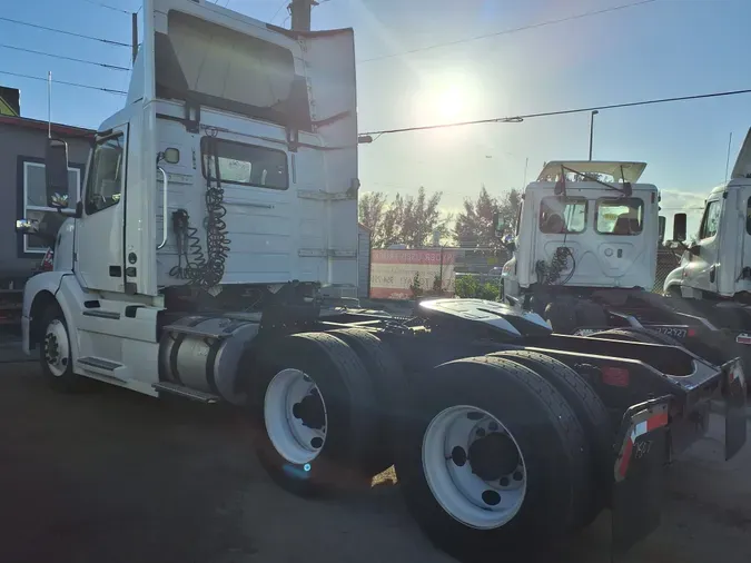 2018 VOLVO VNL64TRACTOR