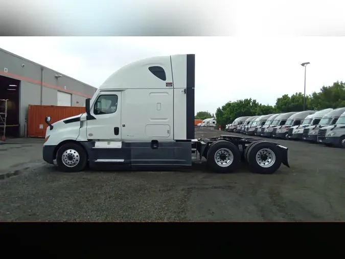 2023 Freightliner Cascadia 126b97aaff73d2f7b6592df786179a17103