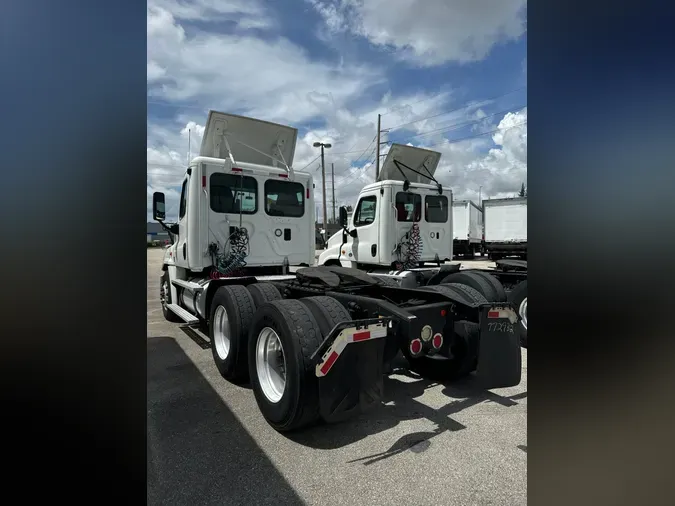 2018 FREIGHTLINER/MERCEDES CASCADIA 125