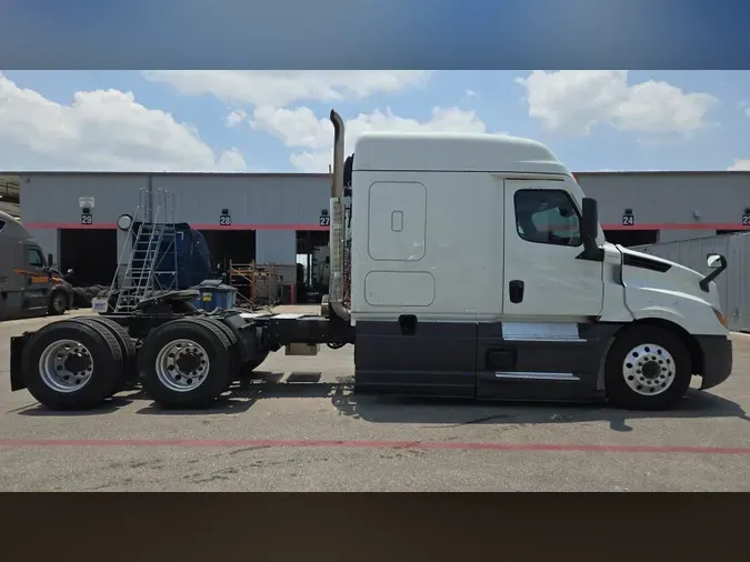 2022 Freightliner Cascadia 126