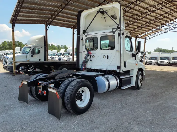 2018 FREIGHTLINER/MERCEDES CASCADIA 125