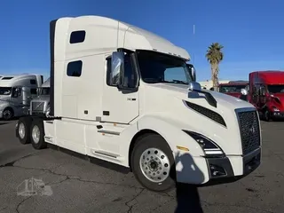 2021 VOLVO VNL64T760