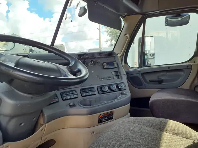 2020 FREIGHTLINER/MERCEDES CASCADIA 125b986df7daaaeb674258c9881af0da53f