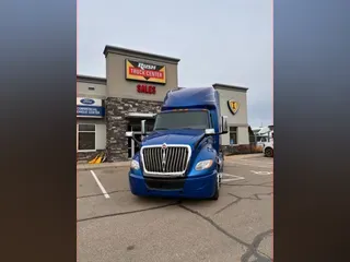 2022 International LT625