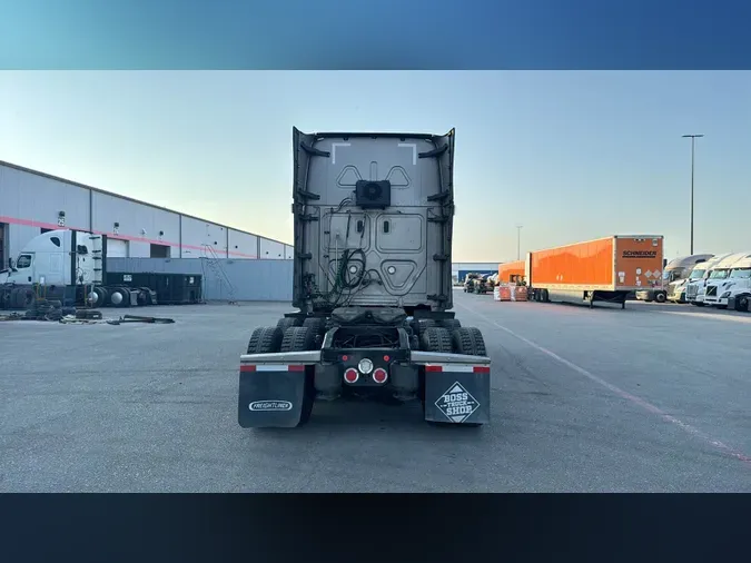 2022 Freightliner Cascadia 126