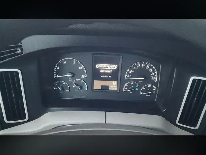 2019 FREIGHTLINER CA126
