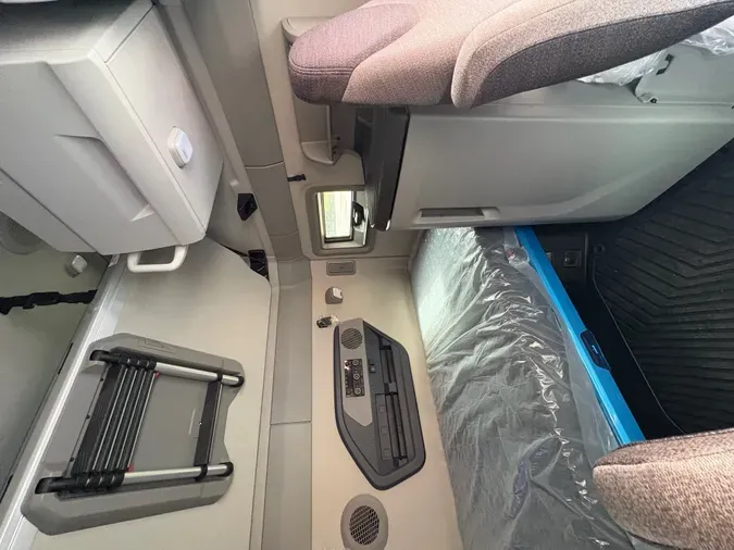 2026 Volvo VNL