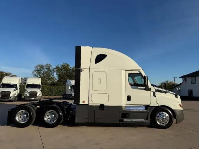 2023 Freightliner Cascadia