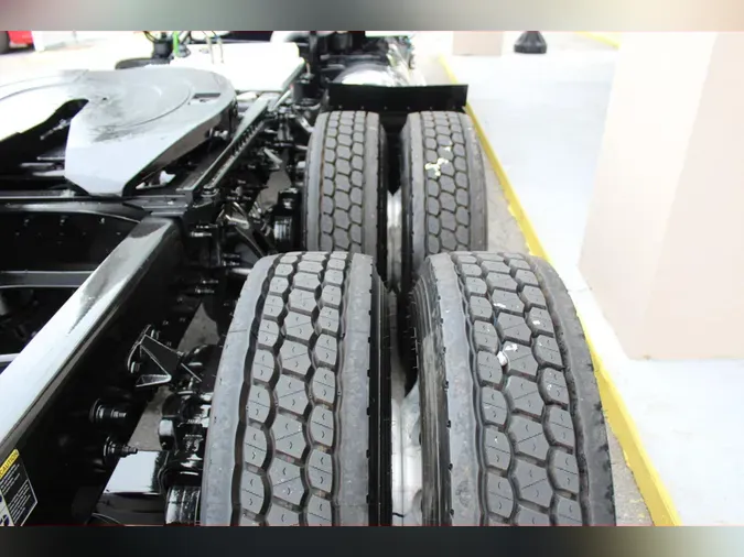2022 Peterbilt 579b990f7fc08716cd693455e128f9b12cb