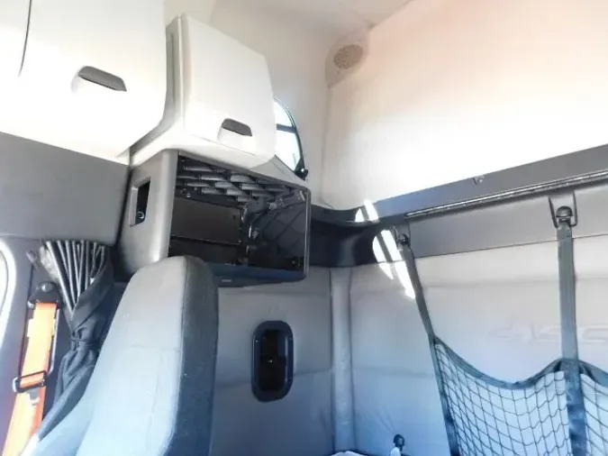 2019 Freightliner New Cascadia 126