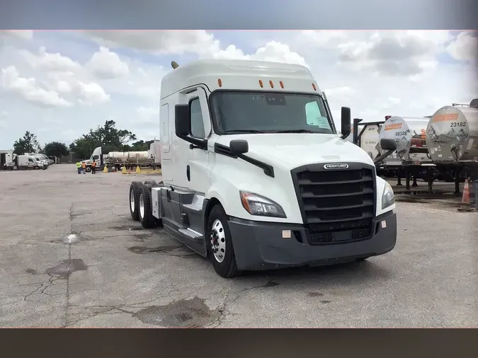 2021 Freightliner Cascadia 126b991c3077edfb6d5b1c9c9d203671749