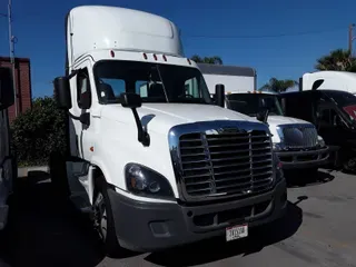 2019 FREIGHTLINER/MERCEDES CASCADIA 125