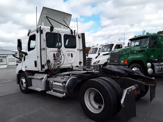 2020 FREIGHTLINER/MERCEDES NEW CASCADIA 116
