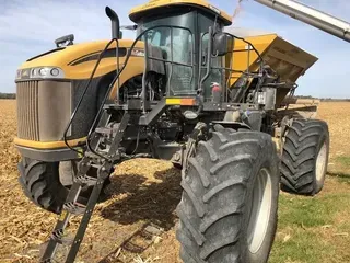 2017 RoGator RG1100B