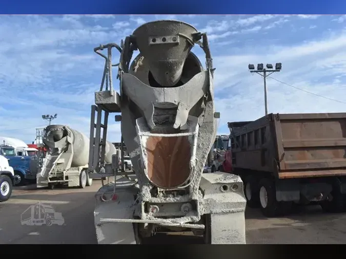 2009 MACK GRANITE GU813