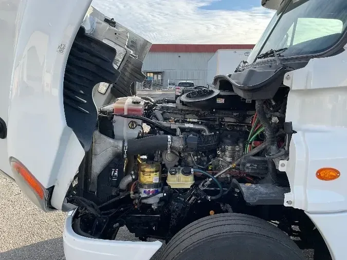 2018 Freightliner X12584ST