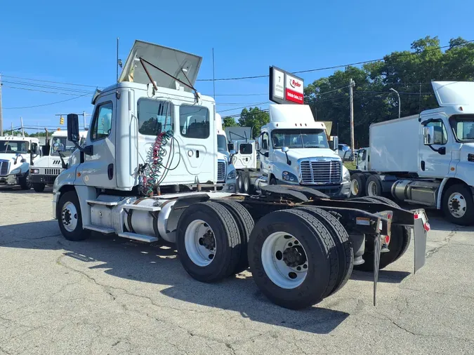 2018 FREIGHTLINER/MERCEDES CASCADIA 125