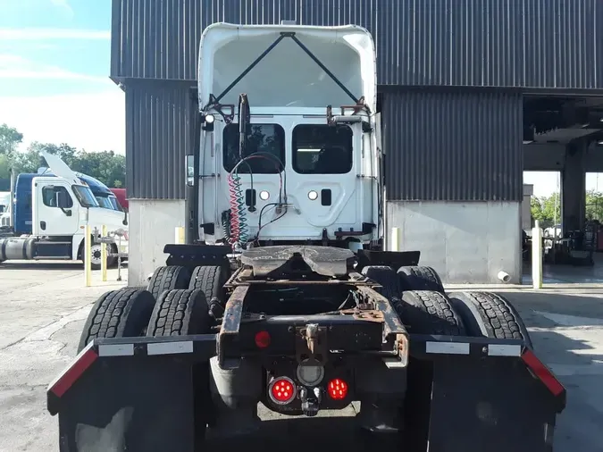 2017 FREIGHTLINER CASCADIA 113