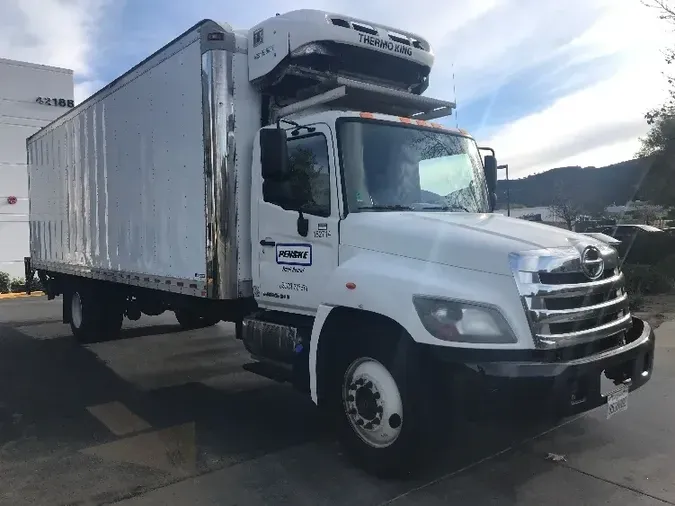 2017 Hino Truck 268b999d265e9cd6e1f2c7c9eb621e83214