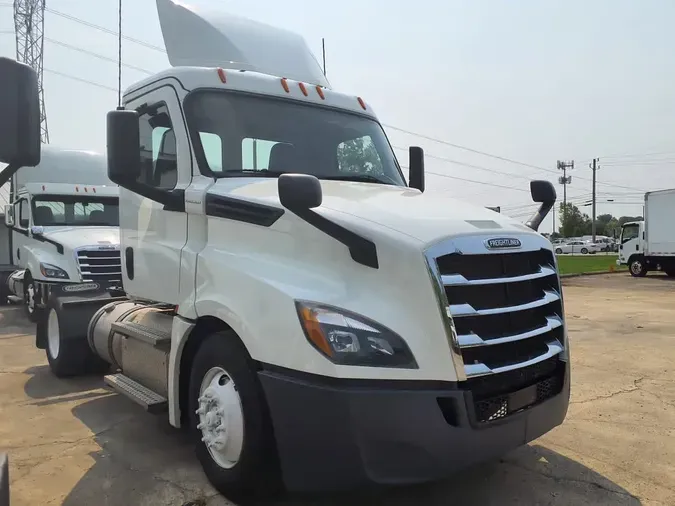 2020 FREIGHTLINER/MERCEDES NEW CASCADIA 126b999df33f91e811cfb7e11643a23e50b