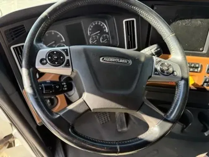 2020 Freightliner Cascadia