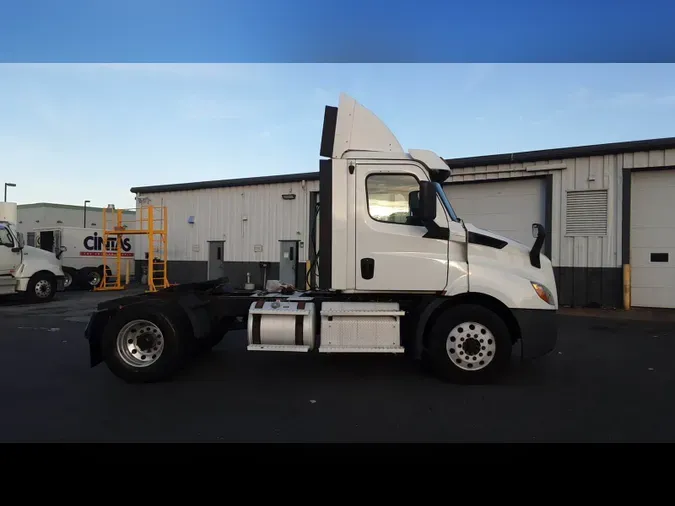 2020 Freightliner Cascadia 126b99d71a7062572c1dff89e884be47dec