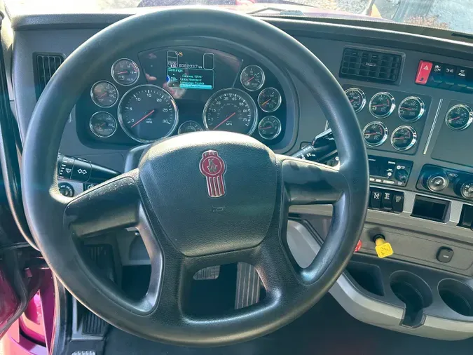 2022 Kenworth T680b99ed94f46284a9c92afaf7808d421fb