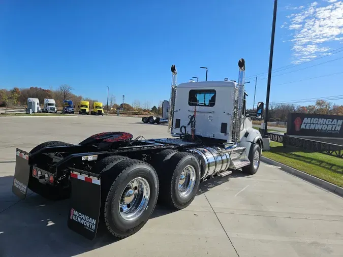 2026 Kenworth T880