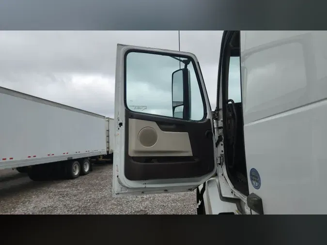 2018 Volvo VNL 740