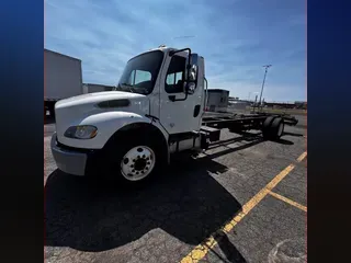 2018 FREIGHTLINER M2 106