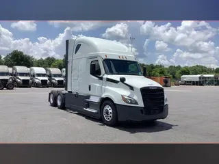 2022 Freightliner Cascadia 126