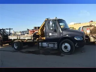 2005 FREIGHTLINER BUSINESS CLASS M2 106