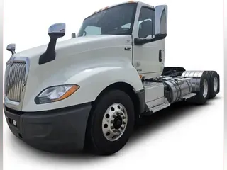 2022 International LT625
