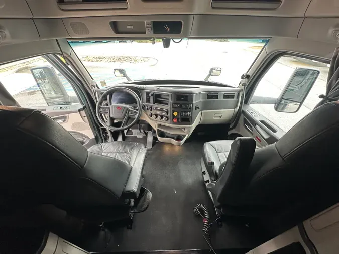 2022 Peterbilt 579