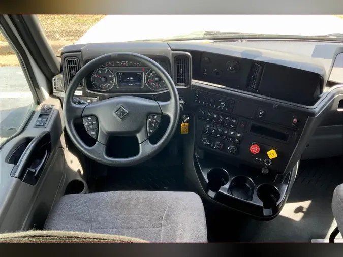 2022 INT LT625 6x4
