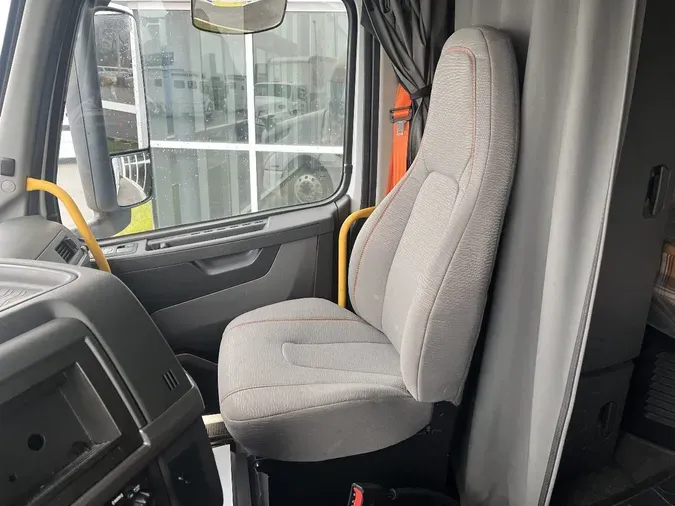 2022 VOLVO VNL64T740b9af0a7f6adb3a603bc90aa55d984226