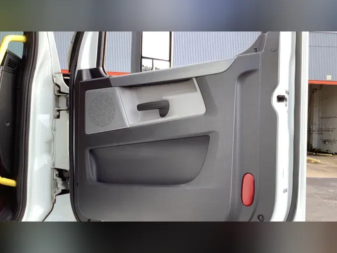 2022 Freightliner Cascadia 126b9b0f662b68f2c3cd46453b98a15acc8