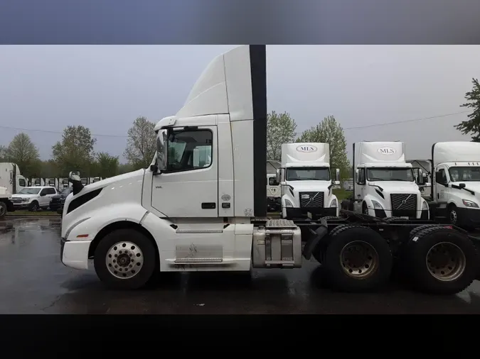 2019 Volvo VNL300