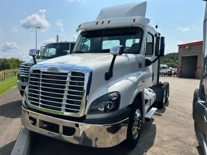 2018 Freightliner CASCADIA 125