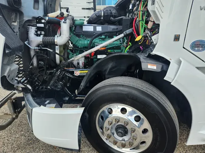 2022 VOLVO VNL64T740