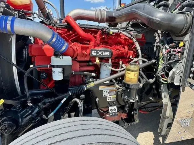 2023 Peterbilt 389