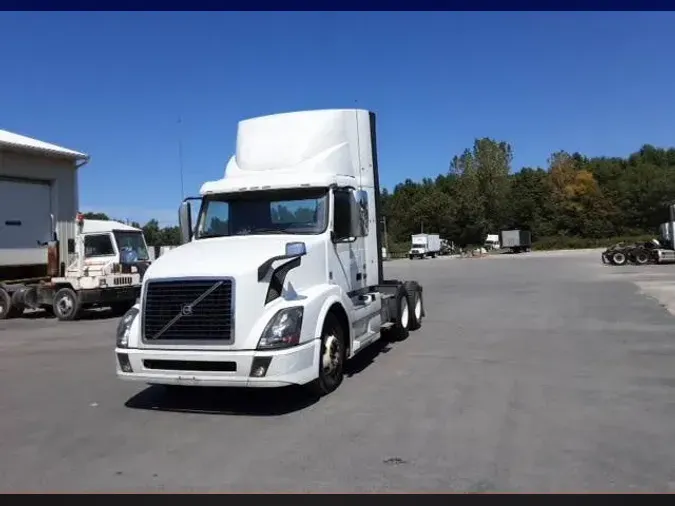 2017 Volvo VNL300