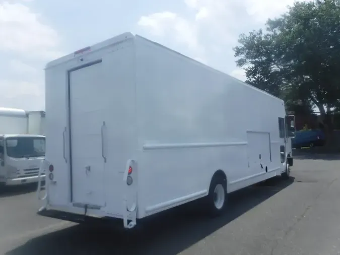 2016 FRTLR CUSTOM CHASSIS CORP MT55